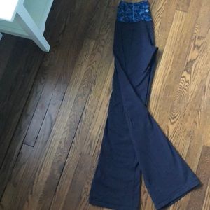 Navy LuluLemon original Groove Pant